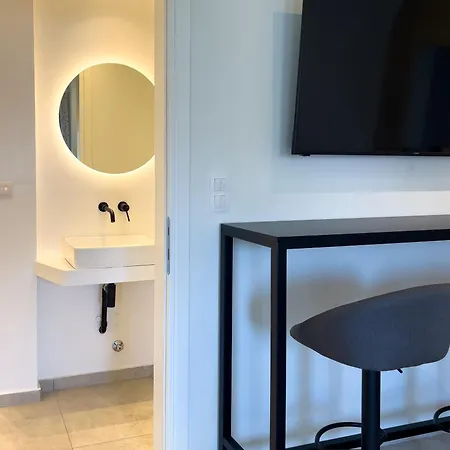 Апартаменты Homevision - Minimal, Quiet And Central